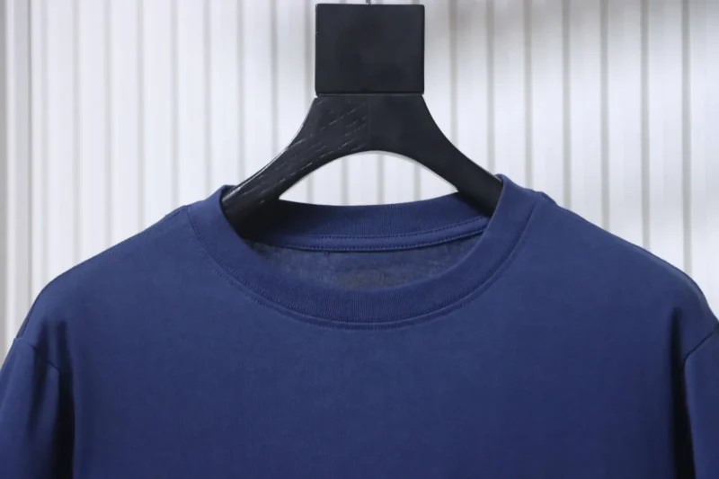 Neckline
