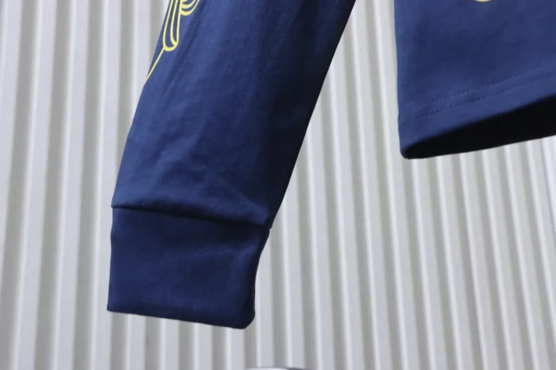 Long Sleeve Detail