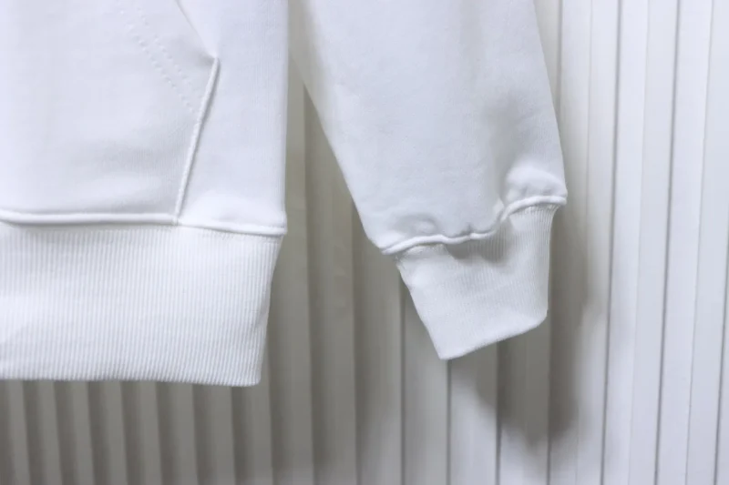 Long Sleeve Detail