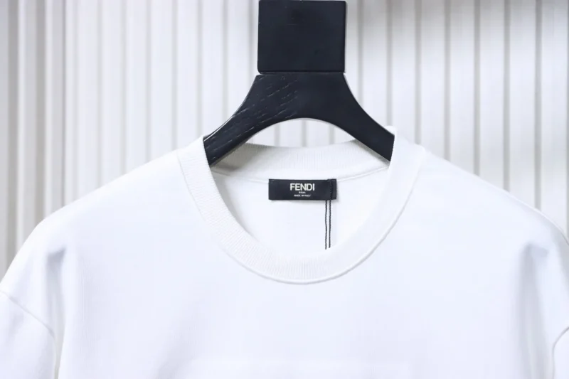 Neckline
