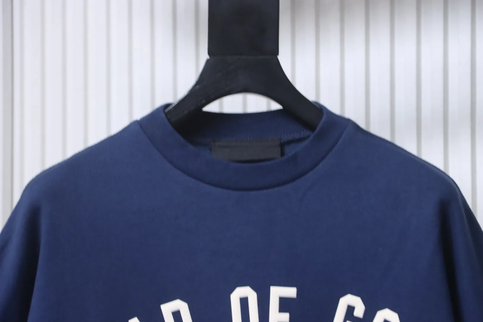 Neckline