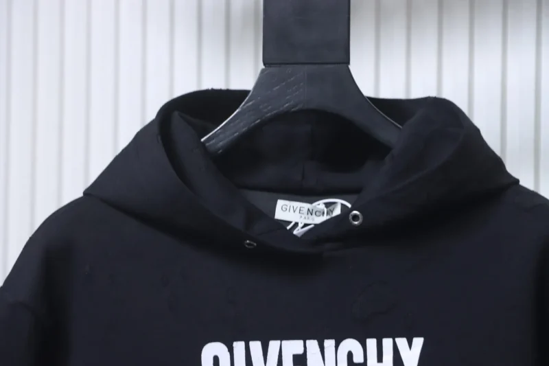 Collar Detail