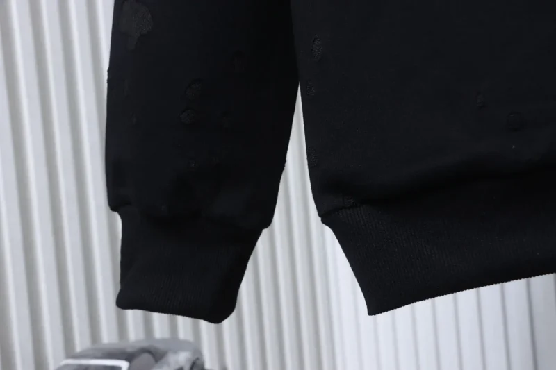 Long Sleeve Detail