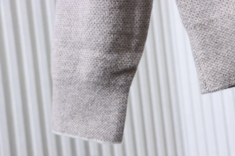 Long Sleeve Detail