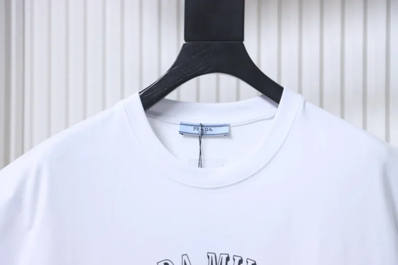 Neckline
