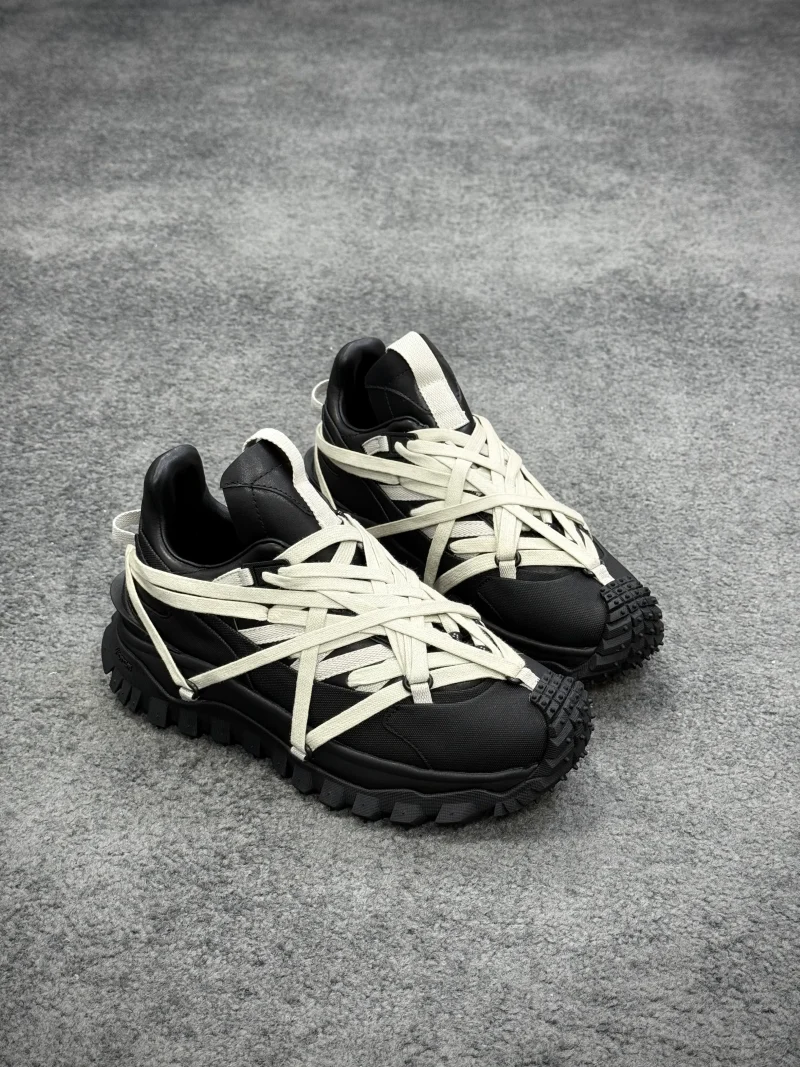 Mcler + R 0wens Trailgrip Megalace Black Sneakers Angeled View