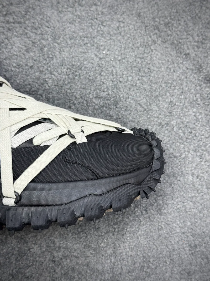 Front Toe Detail