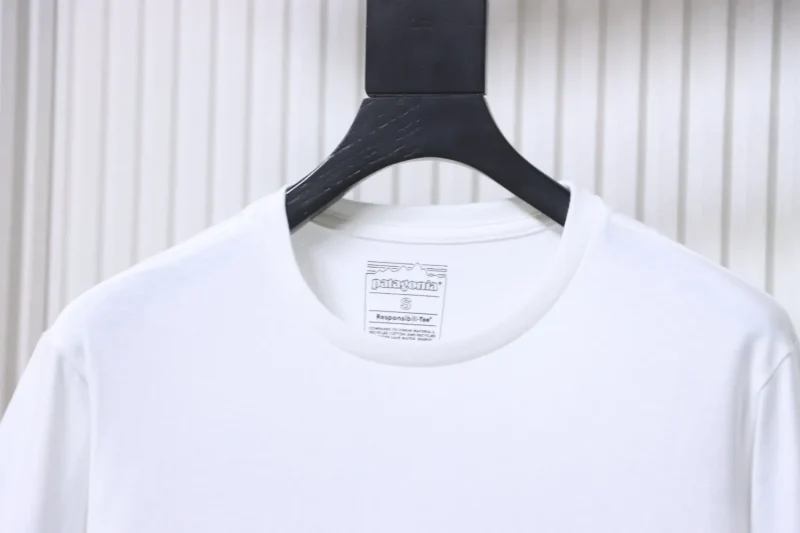 Neckline