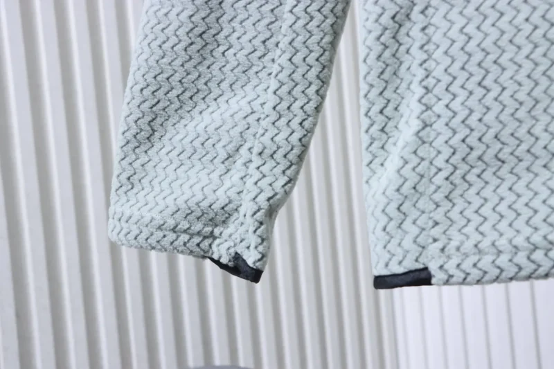 Long Sleeve Detail