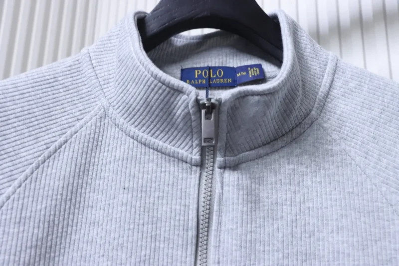 Collar Detail