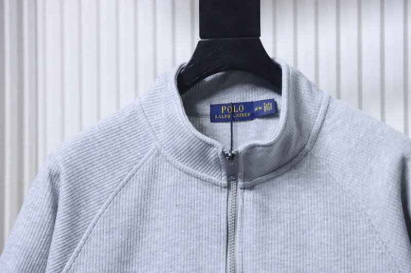 Neckline