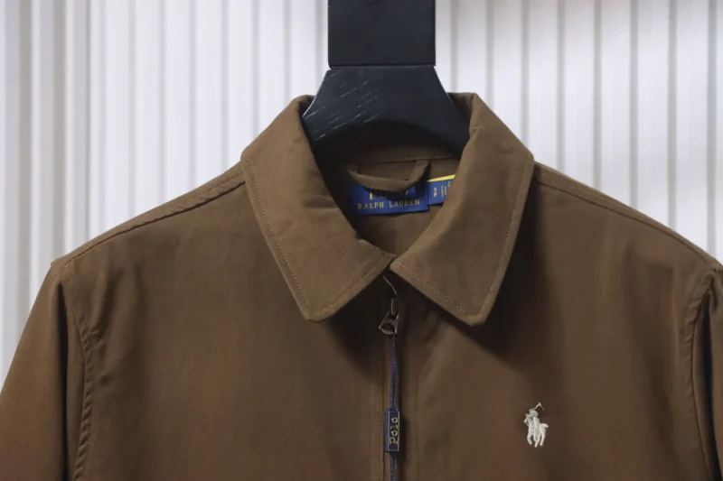 Collar Detail