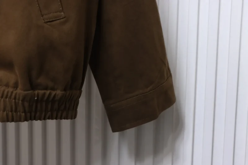 L,ong Sleeve Detail
