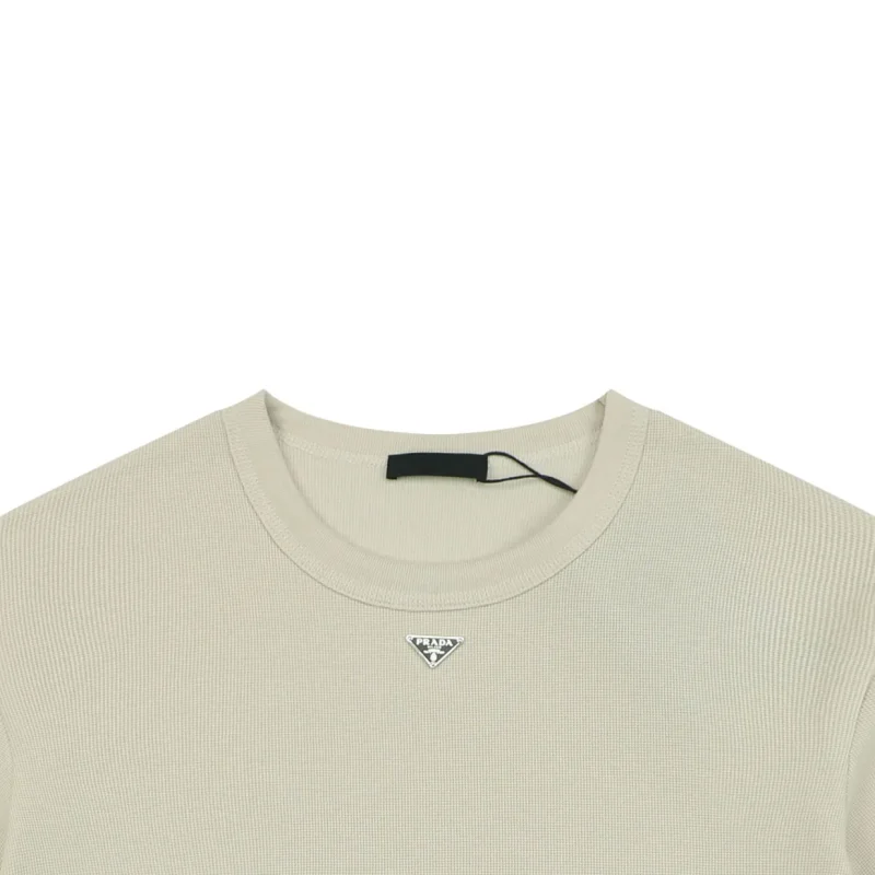 Collar Detail