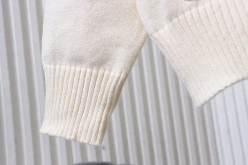 Long Sleeve Detail