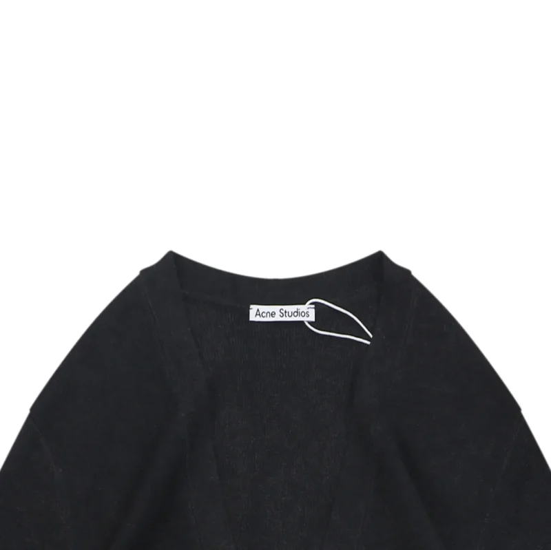 Neckline