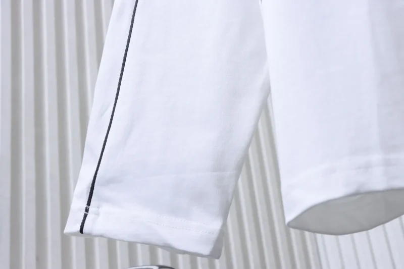 Long Sleeve Detail
