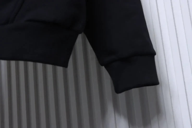 Long Sleeve Detail