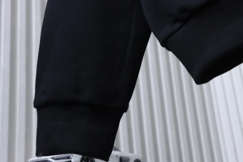 Long Sleeve Detail