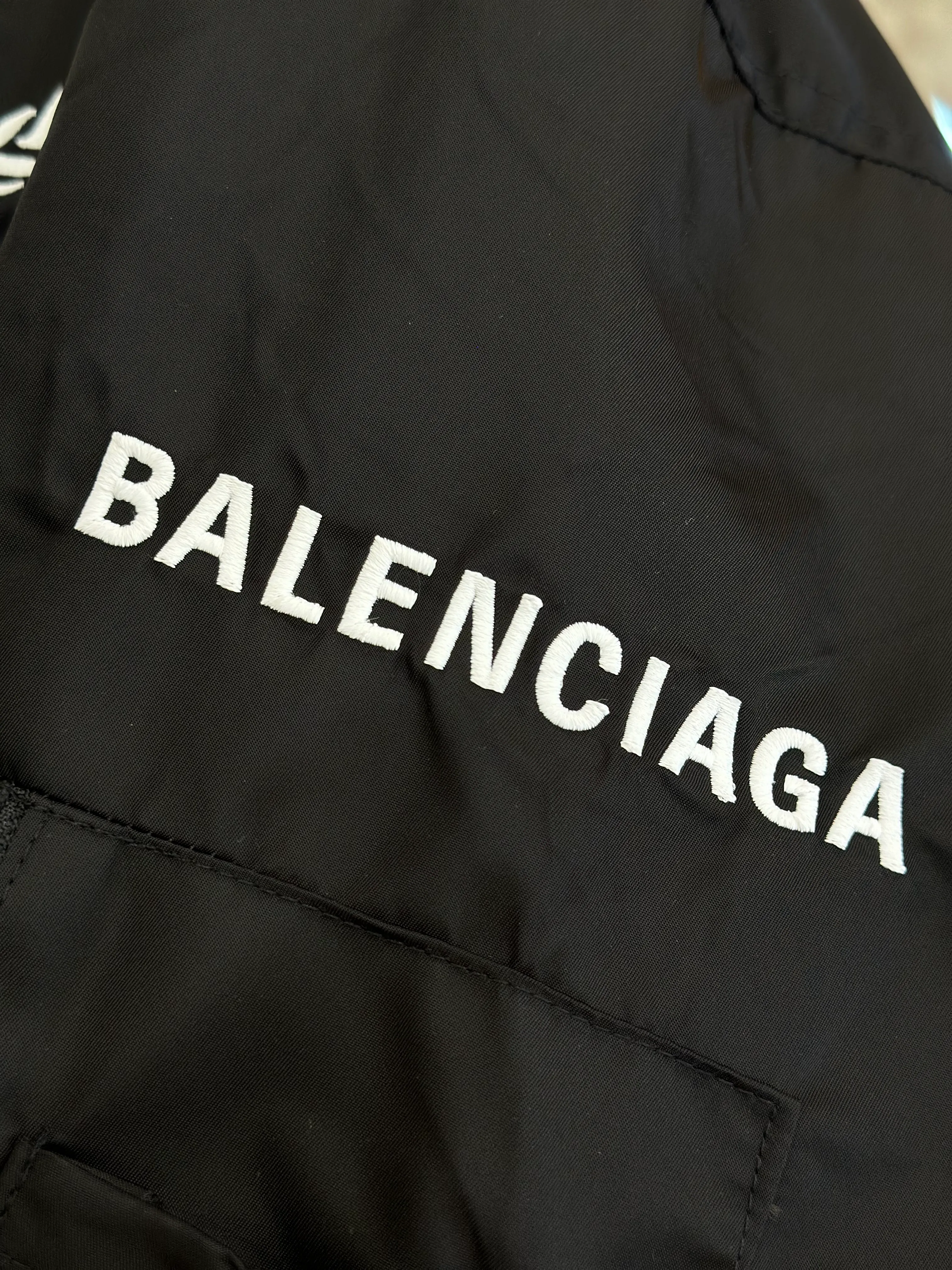 Logo Detail