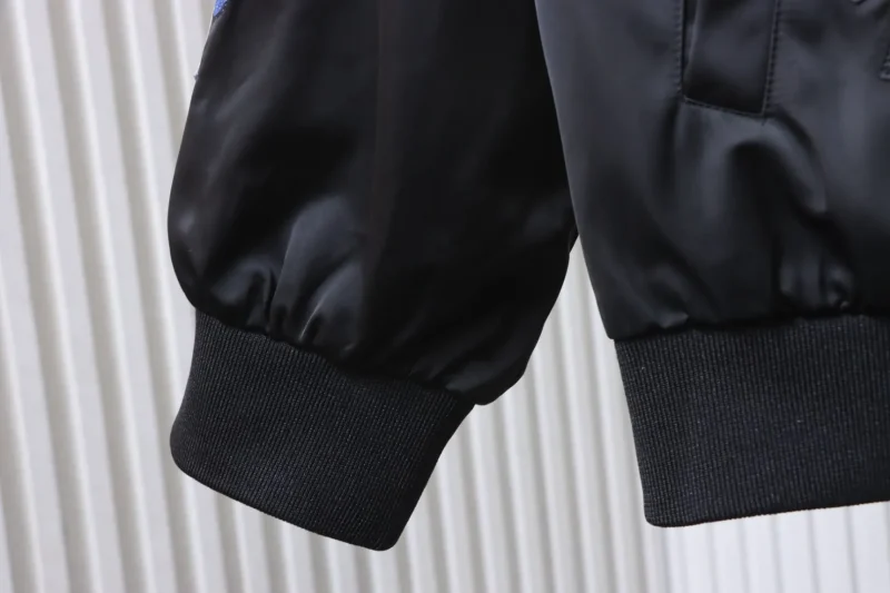 Long Sleeve Detail