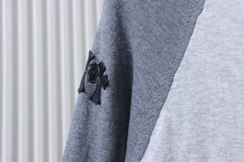 Shoulder Logo Detail