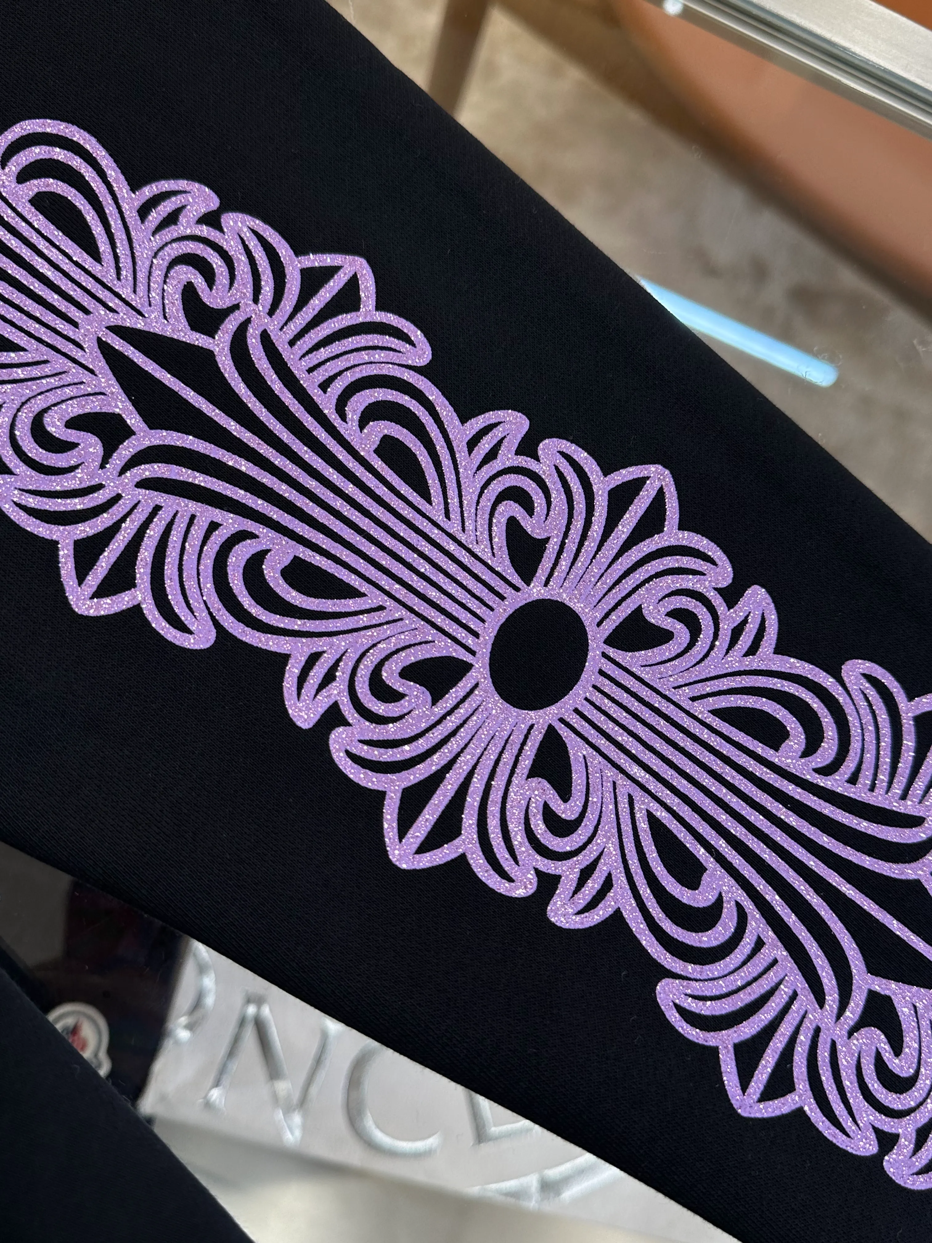 Shoulder Logo Details