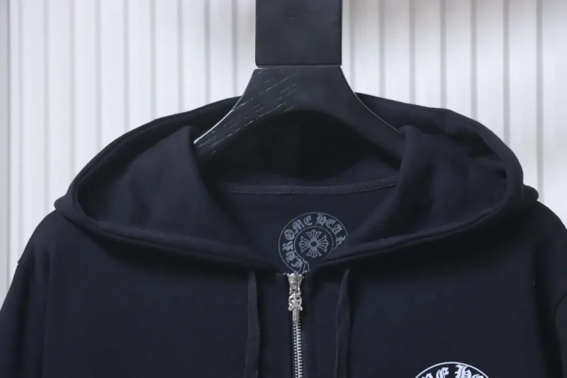 Collar Detail