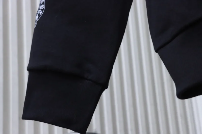 Long Sleeve Detail