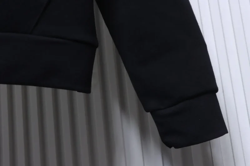 Long Sleeve Detail