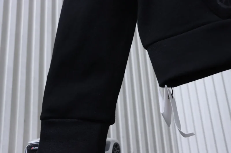 Long Sleeve Detail