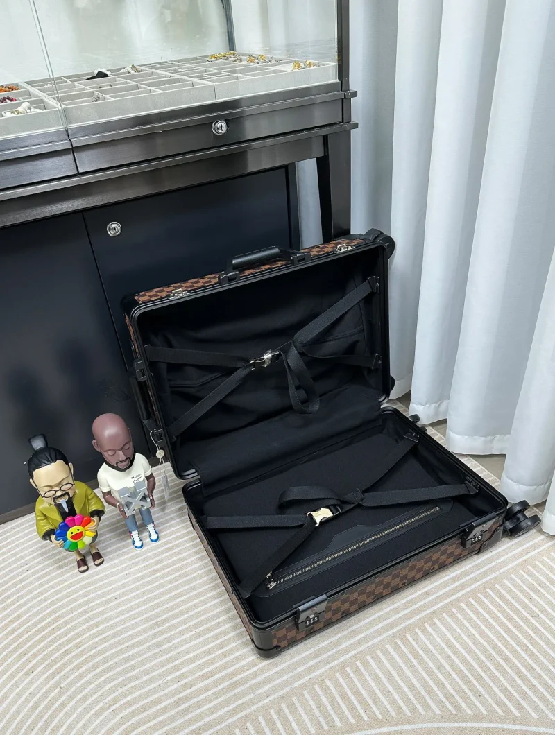 Damier Ebene luggage open interior