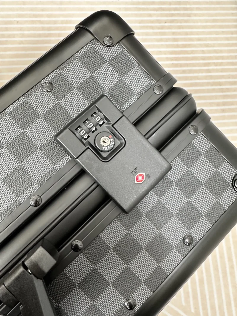 Damier Graphite luggage combination lock detail