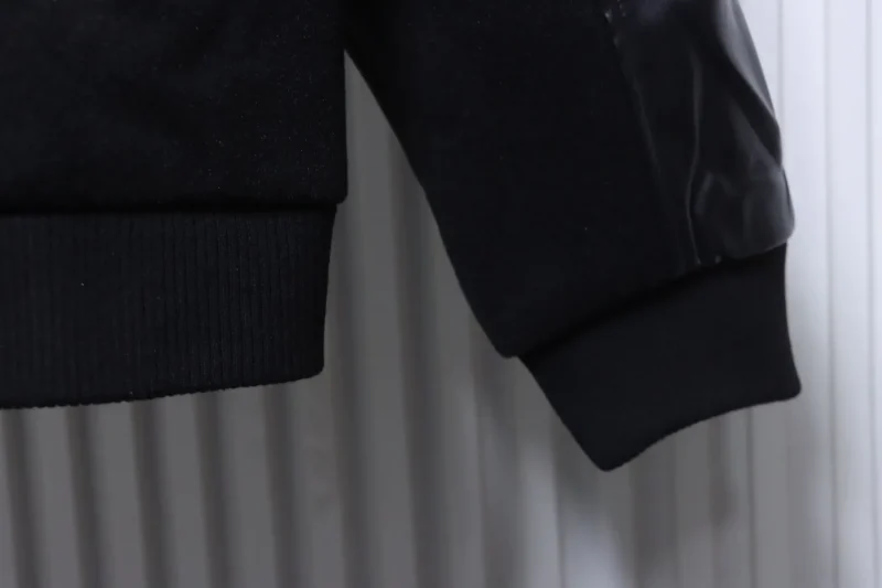 Long Sleeve Detail