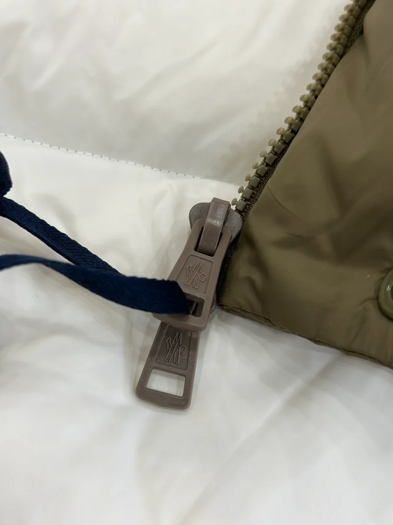 Zipper Details