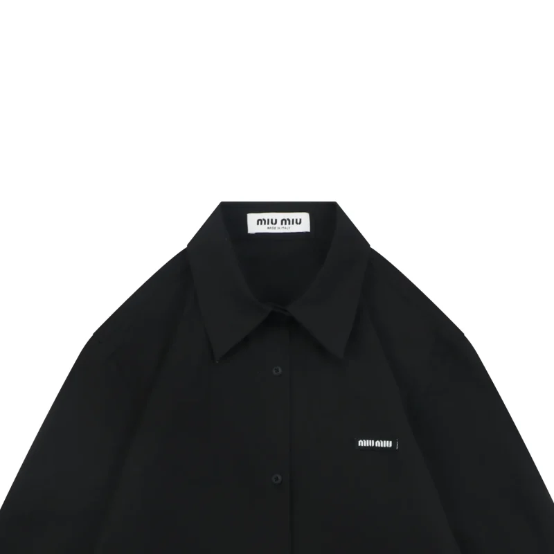 Collar Detail