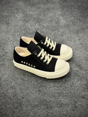 R 0wens DRKSHDW Black Milk Low Sneakers Angeled View