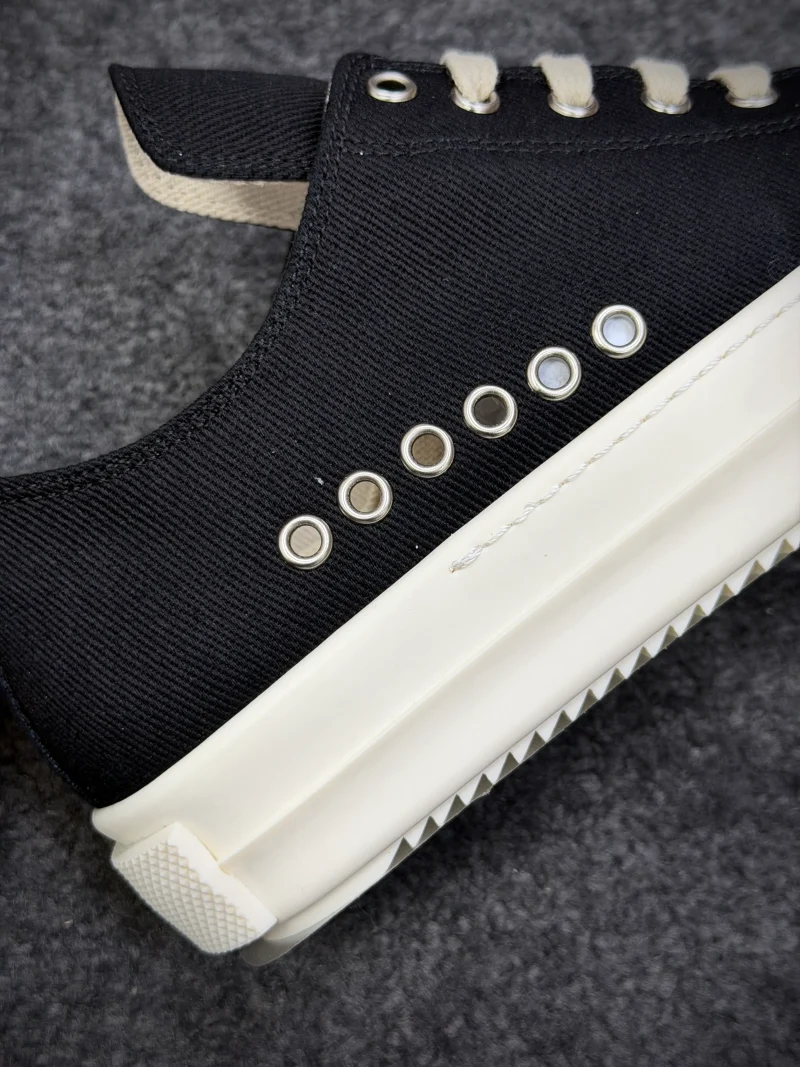 R 0wens DRKSHDW Black Milk Low Sneakers Ventillation Detail