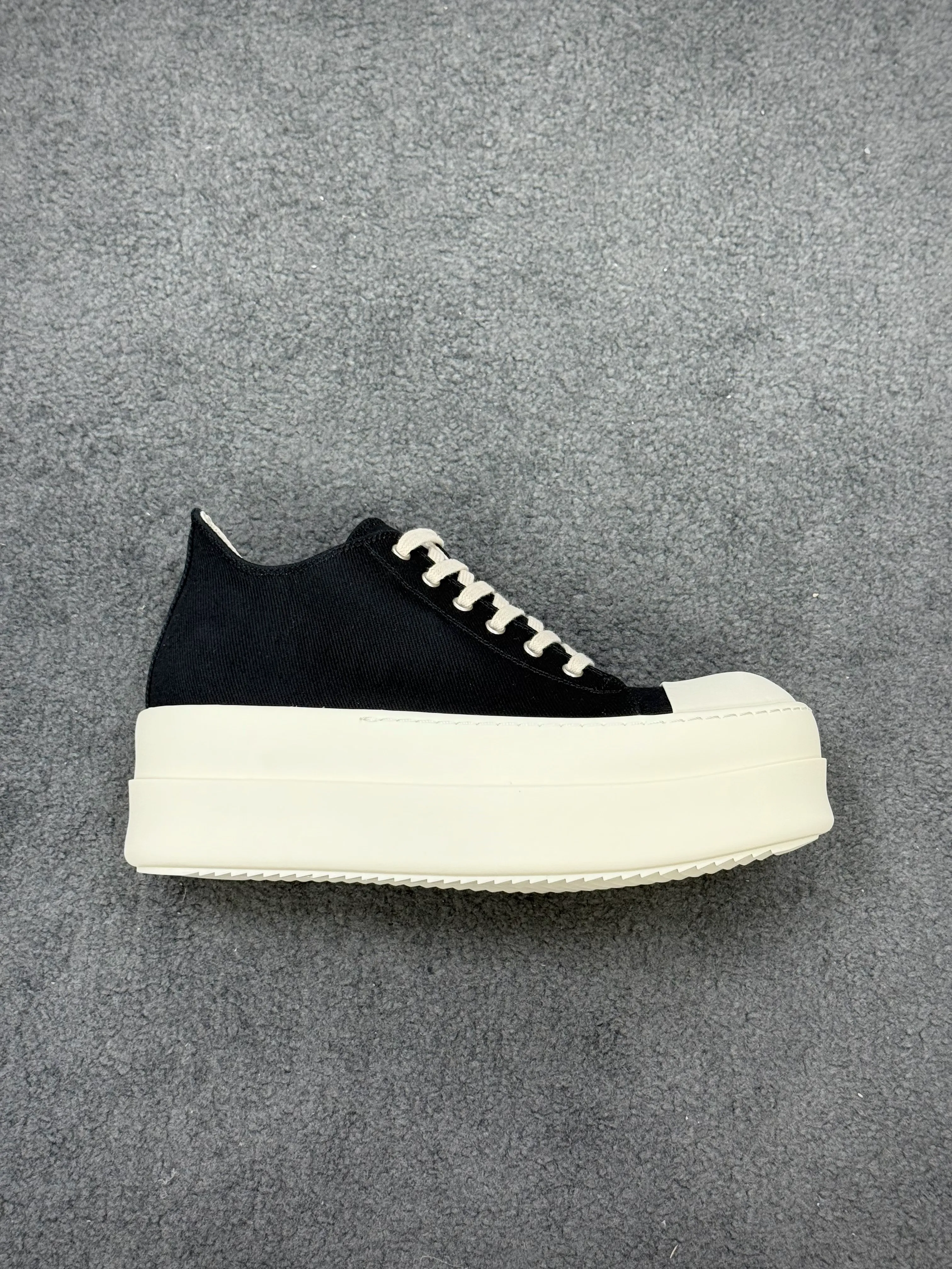 R 0wens DRKSHDW Bumper Low Black Milk Platform Sneakers Right Side View
