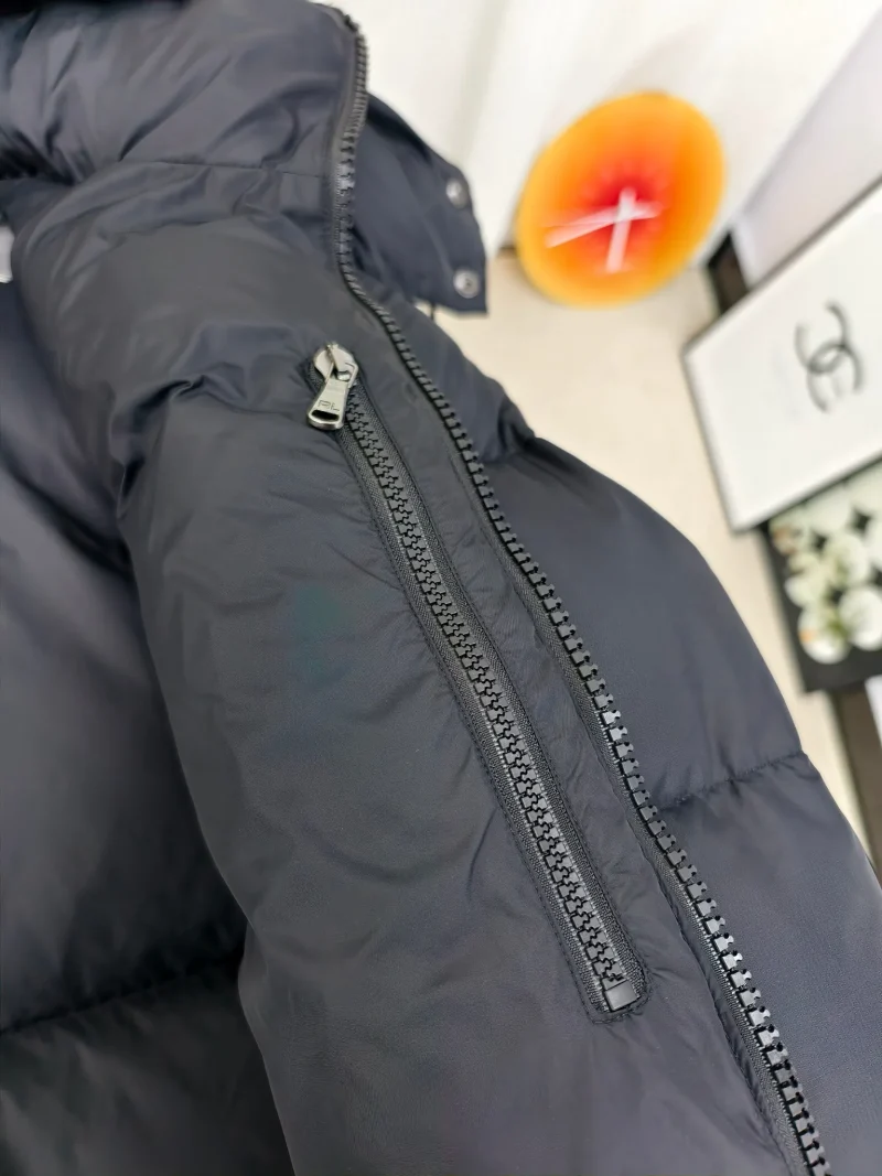 Shoulder Zipper