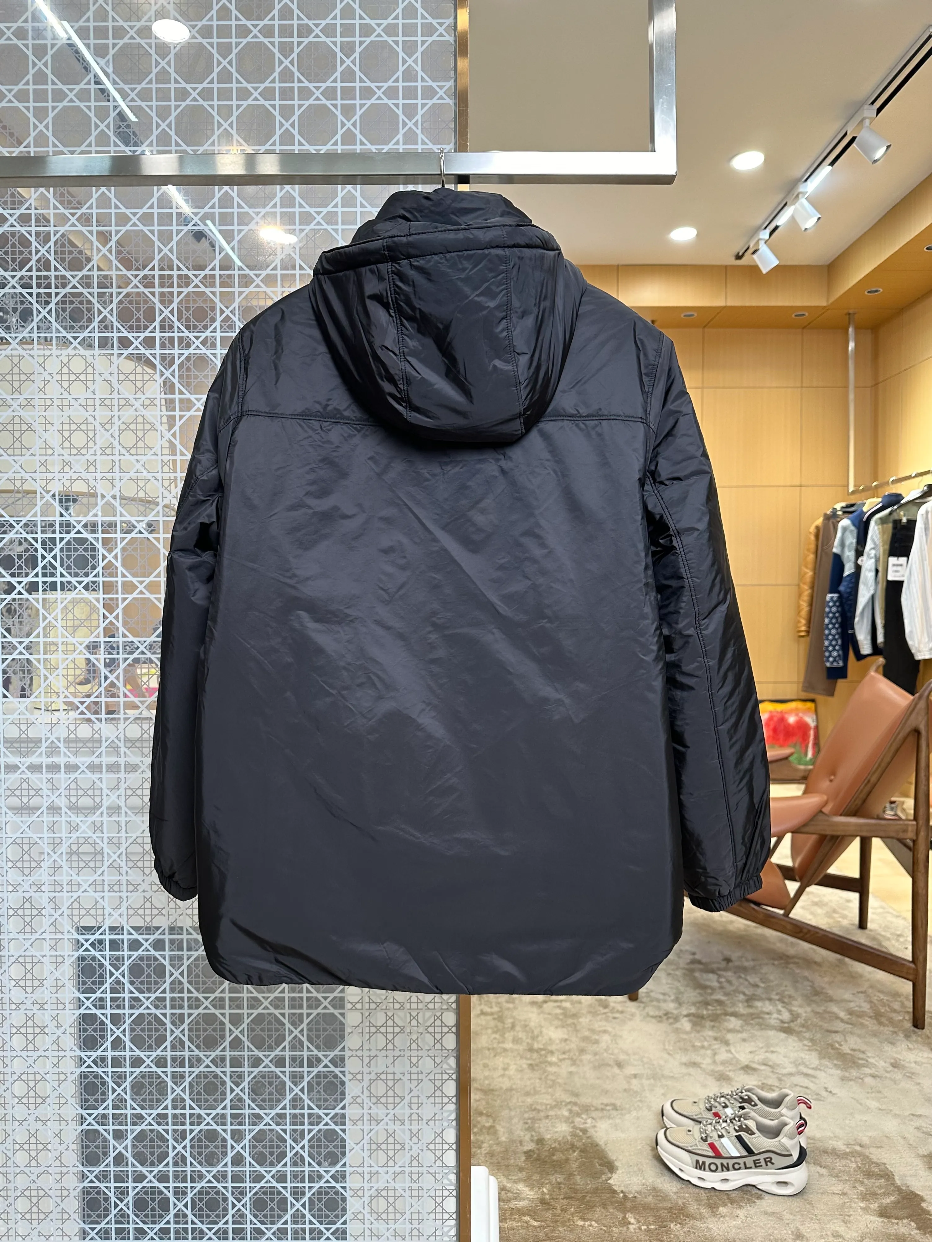 Back View Triangle Logo Casual Hooded Down Jacket