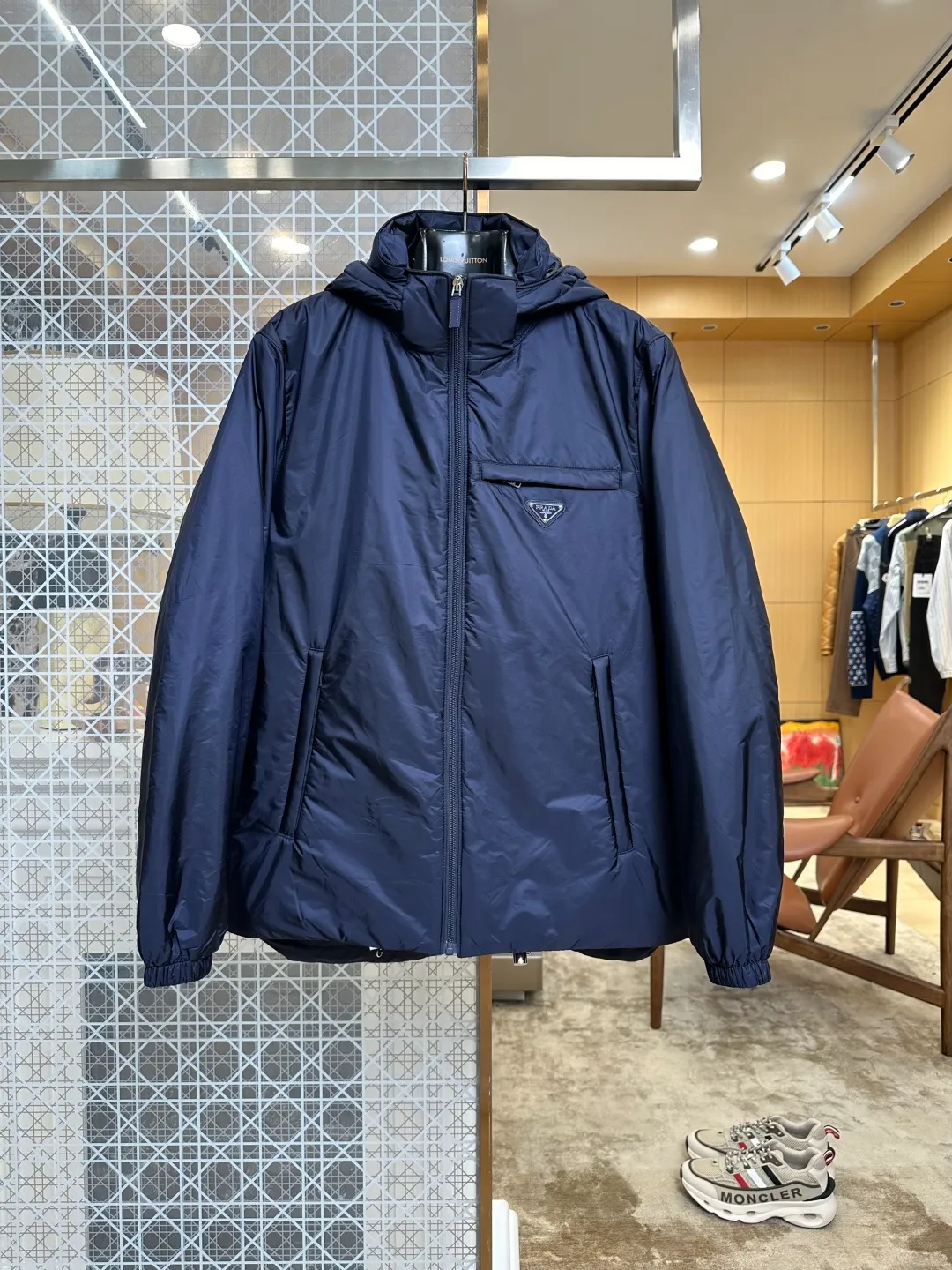 Back View Triangle Logo Casual Hooded Down Jacket