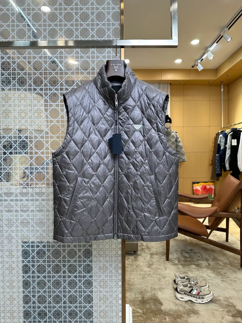 Triangle Logo Diamond Quilted Down Vest