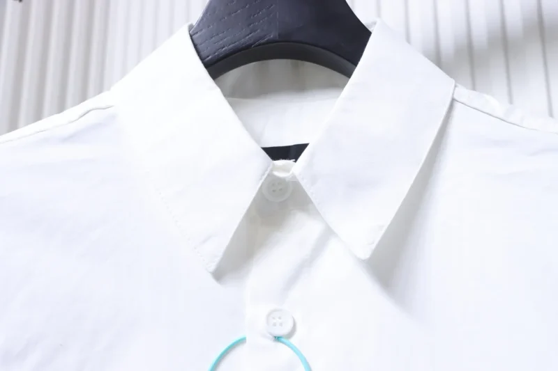 Collar Detail